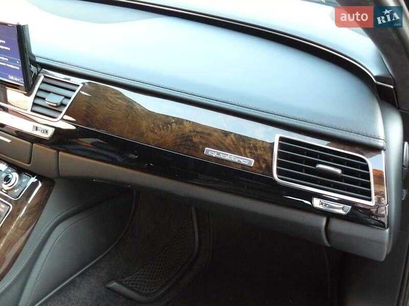 Седан Audi A8 2013 в Ивано-Франковске