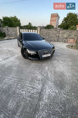 Седан Audi A8 2011 в 