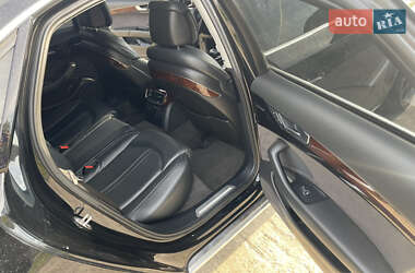 Седан Audi A8 2011 в 