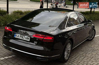 Седан Audi A8 2017 в 