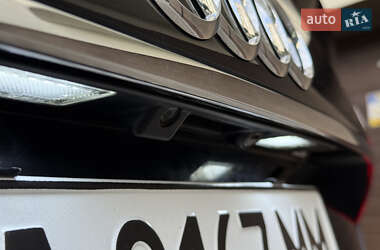 Седан Audi A8 2017 в 