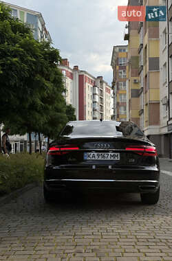 Седан Audi A8 2017 в 