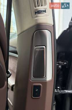 Седан Audi A8 2016 в 
