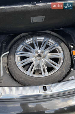 Седан Audi A8 2012 в 