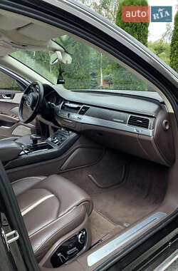 Седан Audi A8 2012 в 