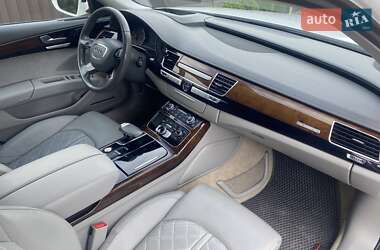 Седан Audi A8 2015 в 