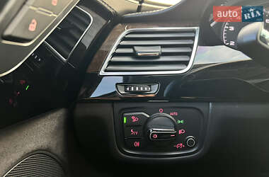Седан Audi A8 2011 в 
