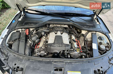 Седан Audi A8 2011 в 