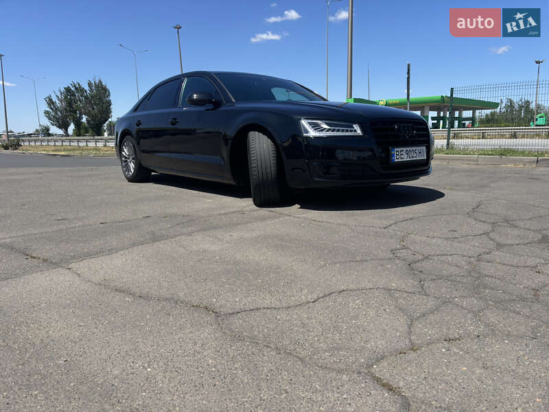 Седан Audi A8 2015 в Миколаєві