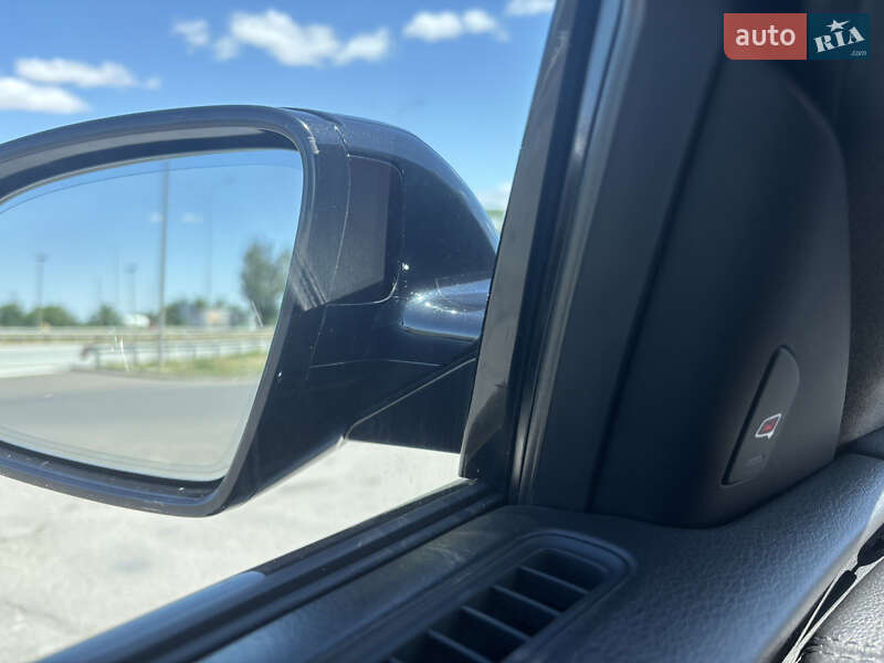 Седан Audi A8 2015 в Миколаєві