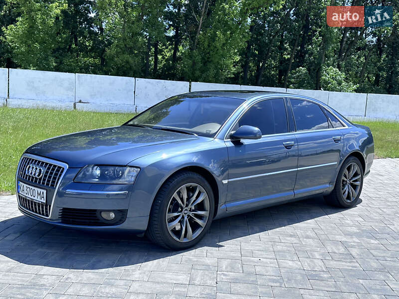 Седан Audi A8 2004 в Луцке