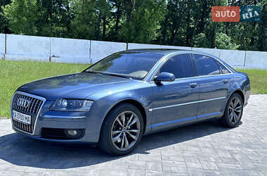 Седан Audi A8 2004 в 