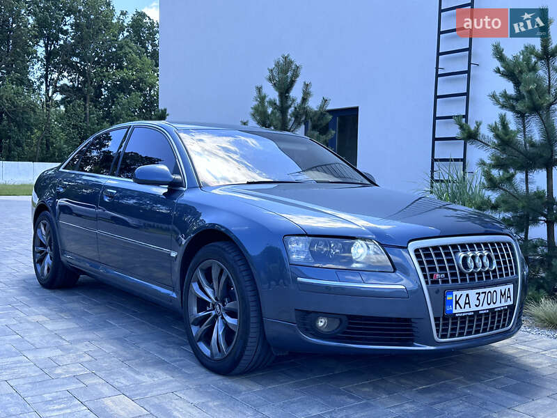 Седан Audi A8 2004 в Луцке