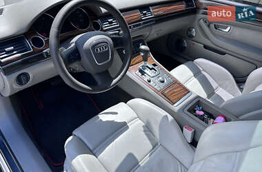 Седан Audi A8 2004 в 