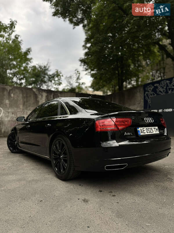 Седан Audi A8 2013 в Днепре