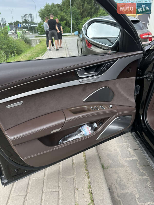 Седан Audi A8 2013 в Киеве