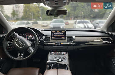 Седан Audi A8 2016 в 