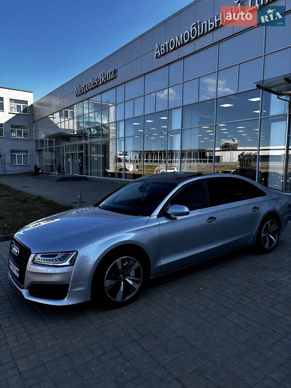 Седан Audi A8 2015 в Одессе
