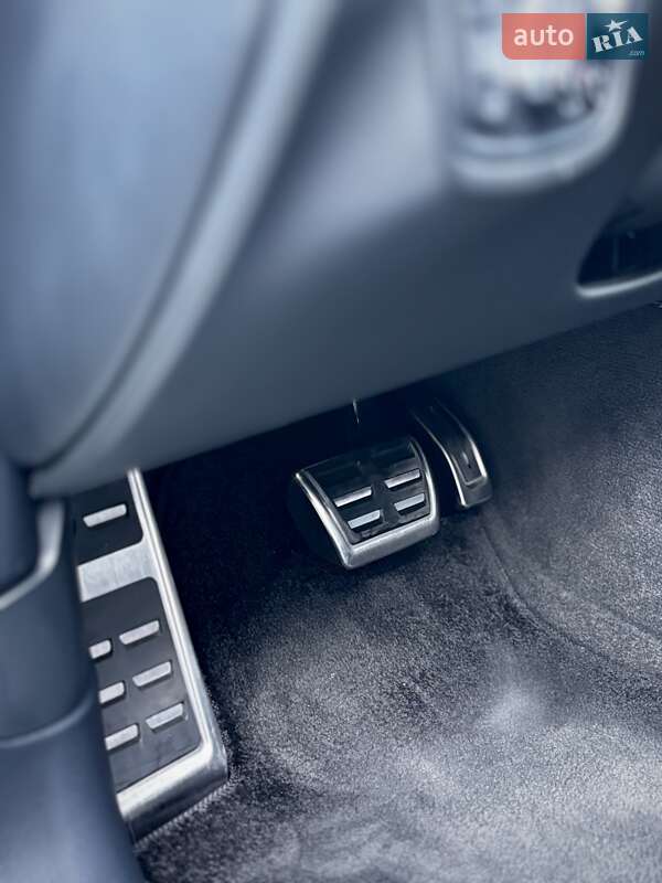 Седан Audi A8 2015 в Одессе