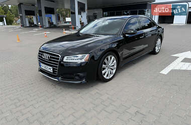Седан Audi A8 2017 в 