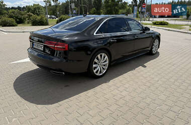 Седан Audi A8 2017 в 