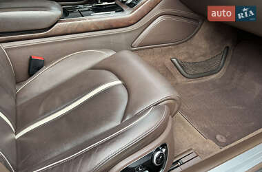 Седан Audi A8 2011 в 