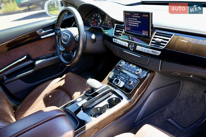 Седан Audi A8 2016 в Житомире
