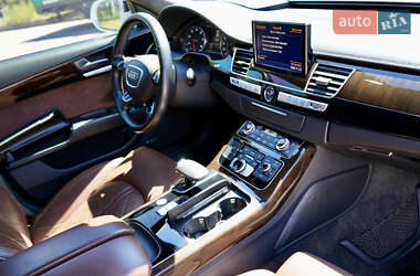 Седан Audi A8 2016 в 