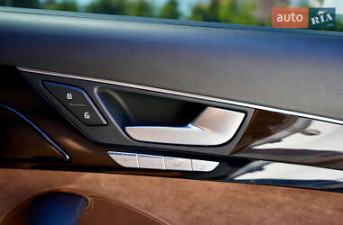 Седан Audi A8 2016 в 