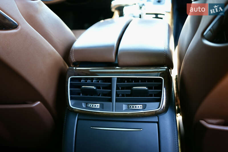 Седан Audi A8 2016 в Житомире