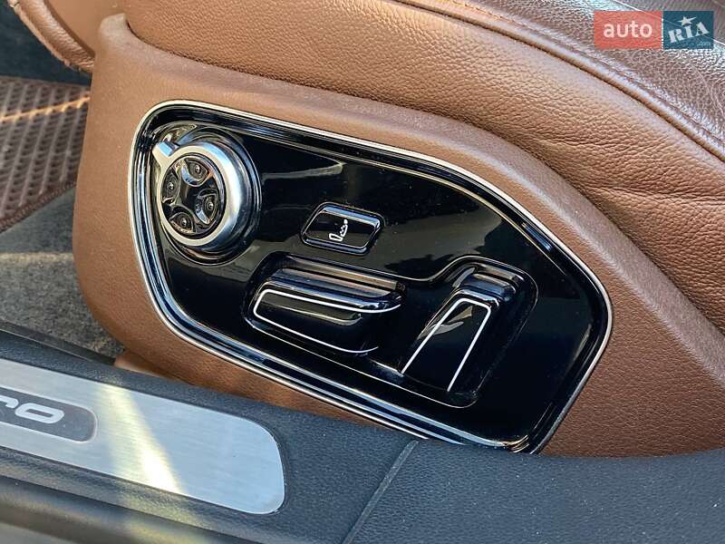 Седан Audi A8 2017 в Києві