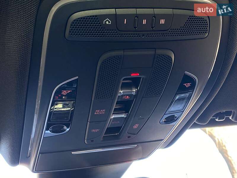 Седан Audi A8 2017 в Києві