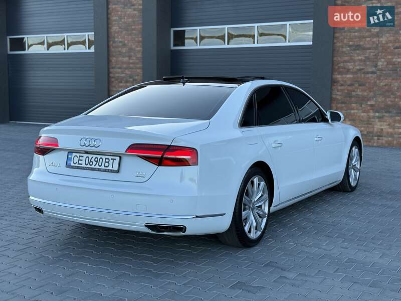 Седан Audi A8 2015 в Черновцах