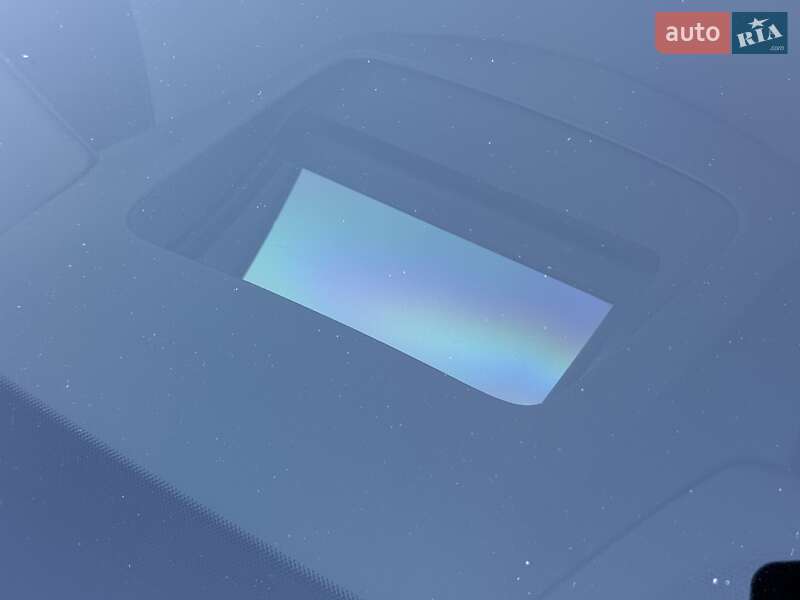Седан Audi A8 2015 в Черновцах