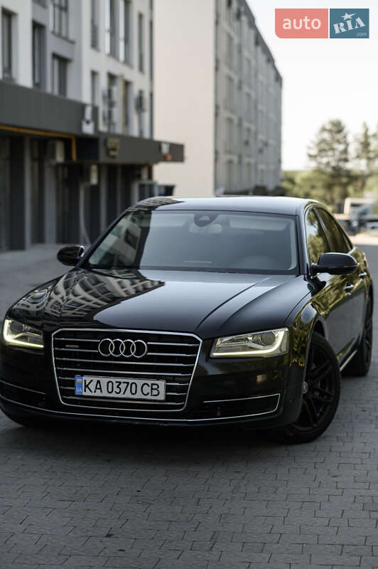 Седан Audi A8 2014 в Львове