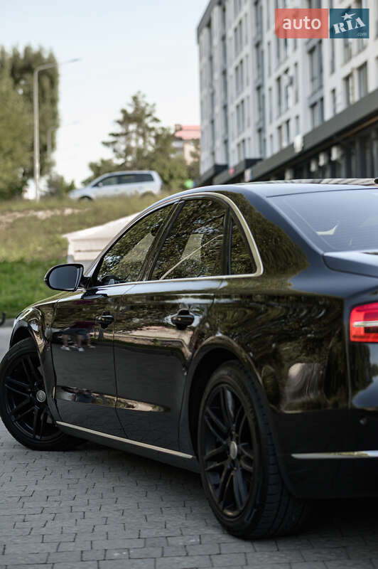 Седан Audi A8 2014 в Львове