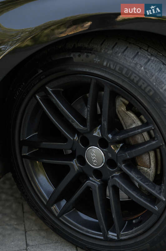 Седан Audi A8 2014 в Львове