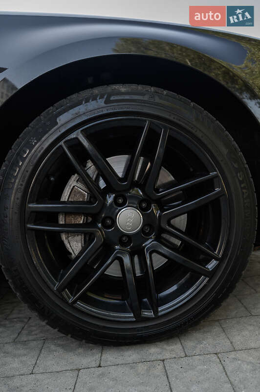 Седан Audi A8 2014 в Львове