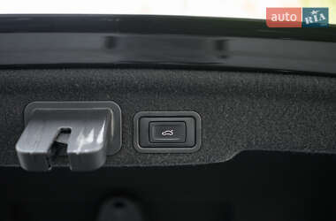 Седан Audi A8 2014 в 