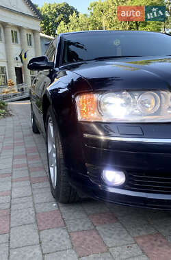 Седан Audi A8 2004 в 