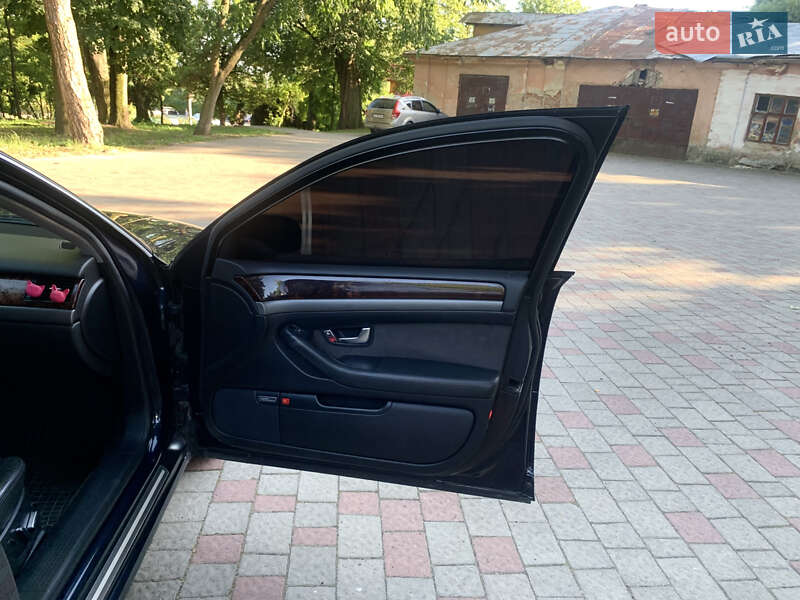 Седан Audi A8 2004 в Львове