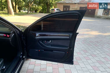 Седан Audi A8 2004 в 
