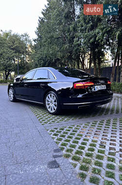 Седан Audi A8 2015 в 