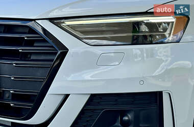 Седан Audi A8 2021 в 