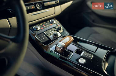 Седан Audi A8 2010 в 