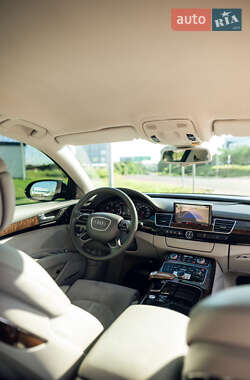 Седан Audi A8 2010 в 