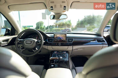 Седан Audi A8 2010 в 