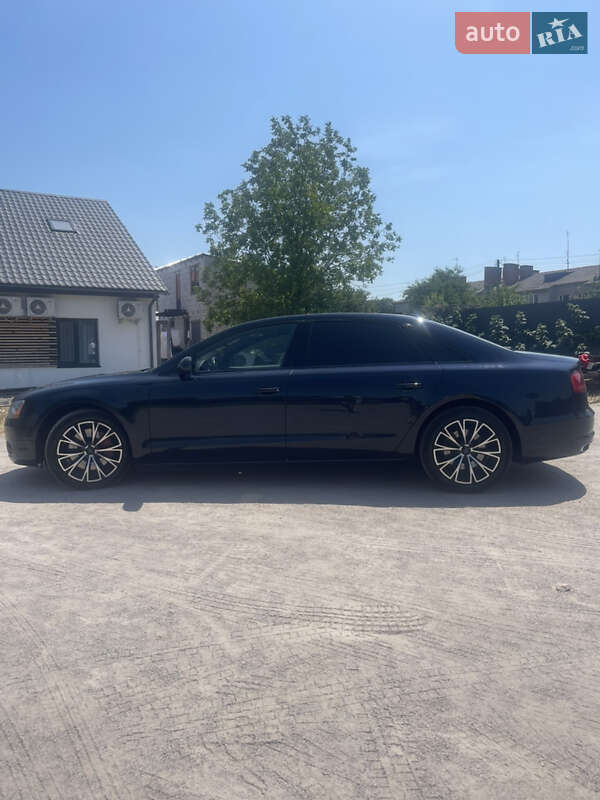 Седан Audi A8 2013 в Бердичеве