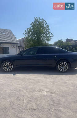 Седан Audi A8 2013 в 