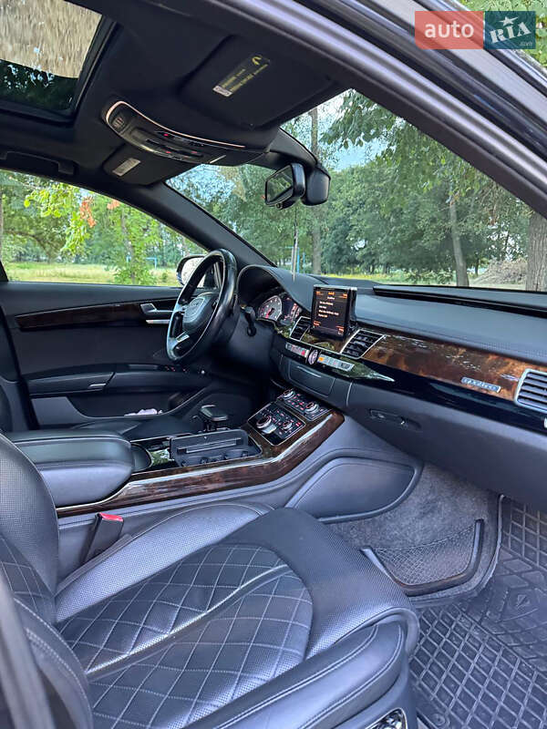 Седан Audi A8 2015 в Киеве